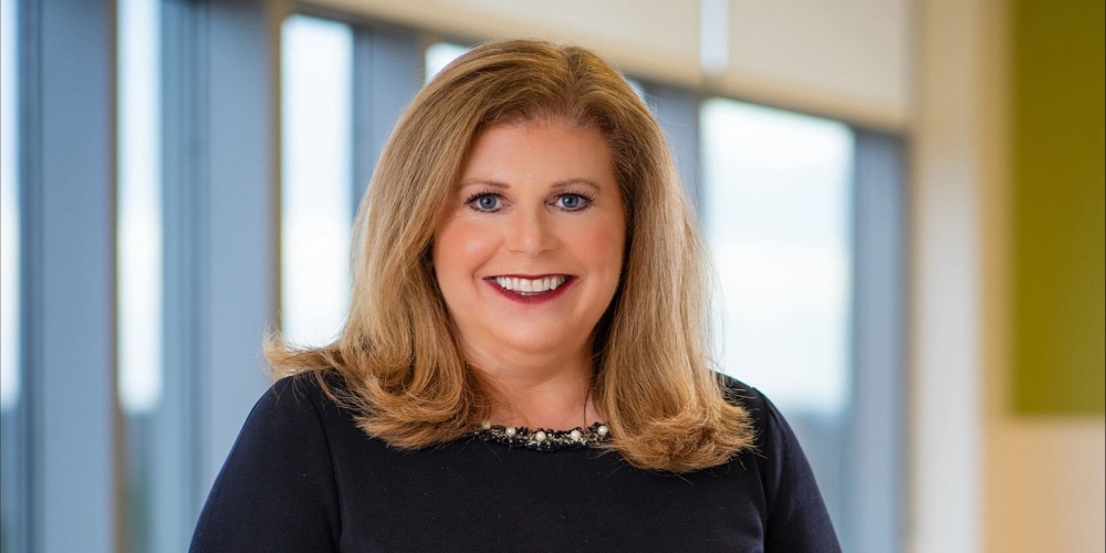 Luanne Thomas-Ewald headshot.