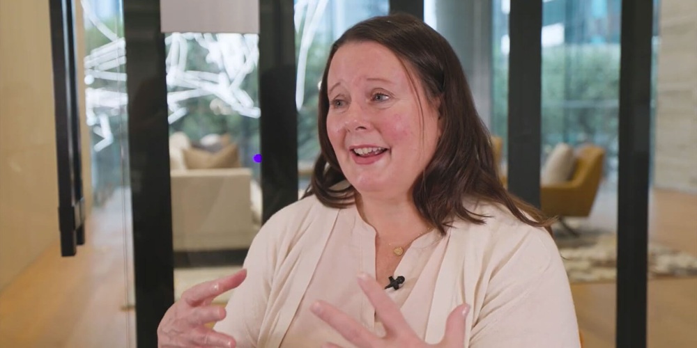 Amy Meuers headshot.