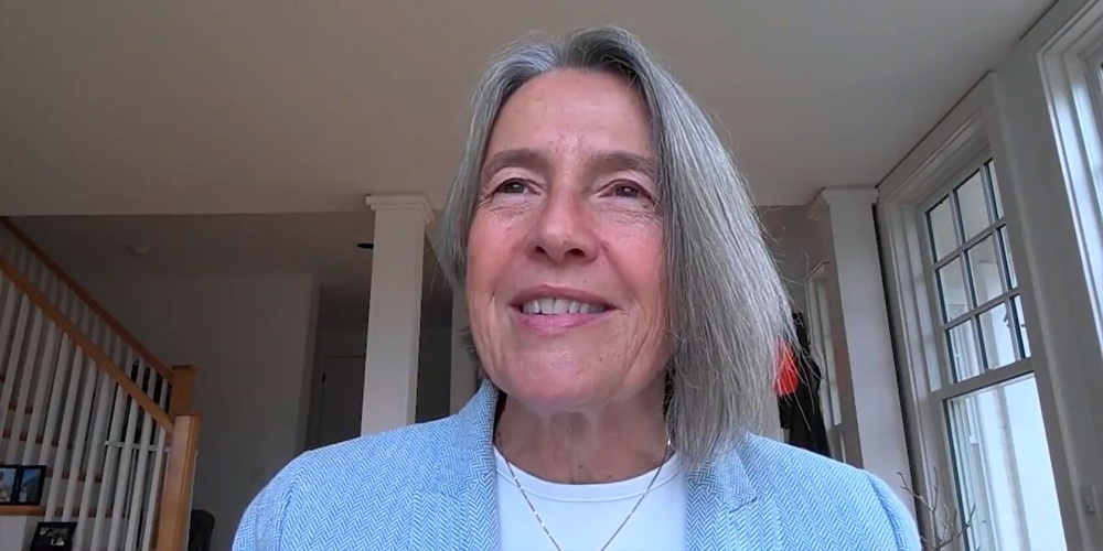 Colleen Quint headshot.