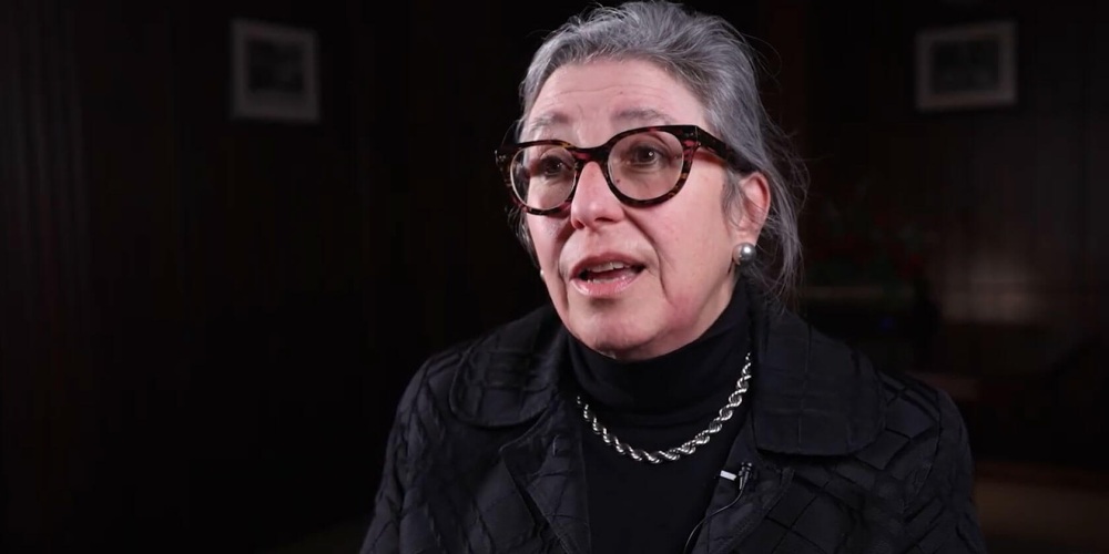 Helen Taylor headshot.