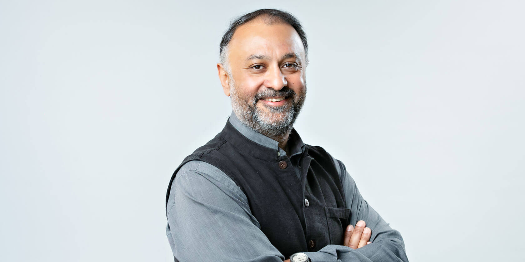 Mandeep Tiwana headshot.