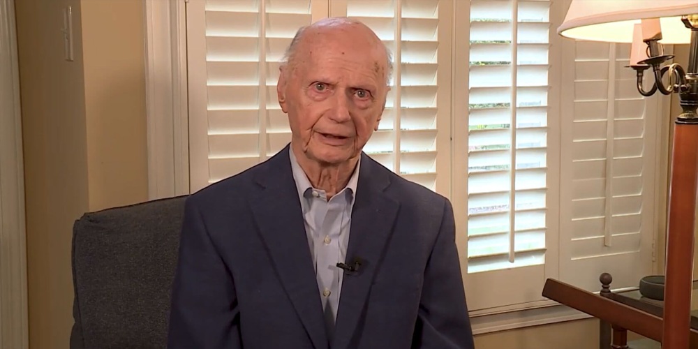 Gov. Richard Riley headshot.